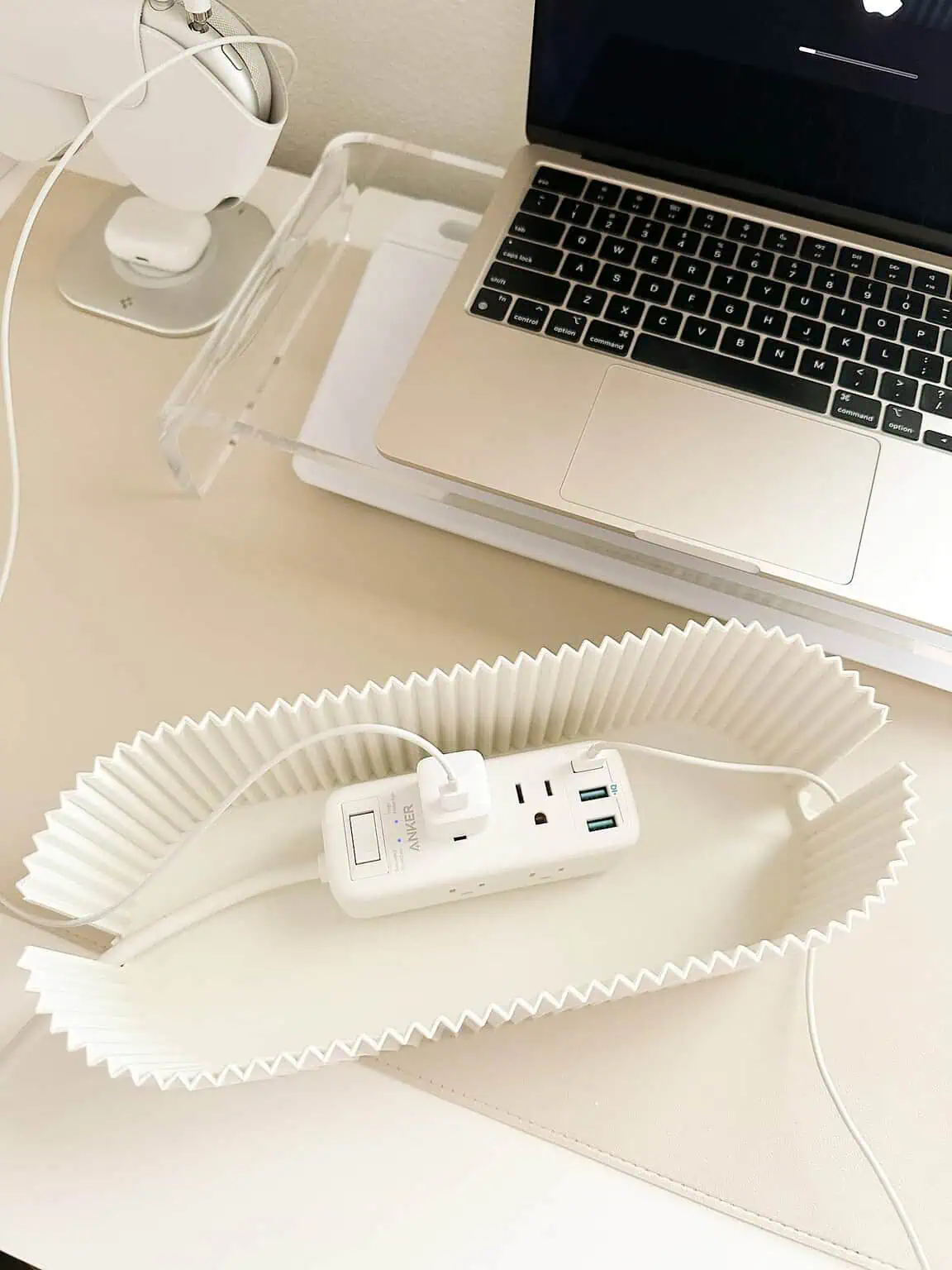 7 Desk Organization Ideas from Amazon You'll Obsess Over - by mable grace